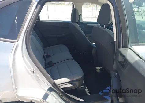 2022 Ford Escape S z USA, uszkodzony, nr VIN 1FMCU0F68NUA34518